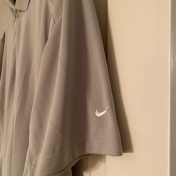 Classic gray Nike golf in size large - Picture 2 of 4